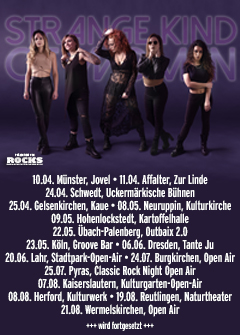 Tourposter der Strange Kind Of Women-Tour 2026.