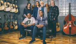 Bandfoto von Little Feat aus dem Jahr 2025 von Fletcher Moore.