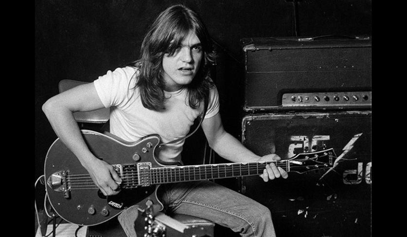 Foto von AC/DC-Gitarrist Malcolm Young aus den Siebzigern von Philip Morris.