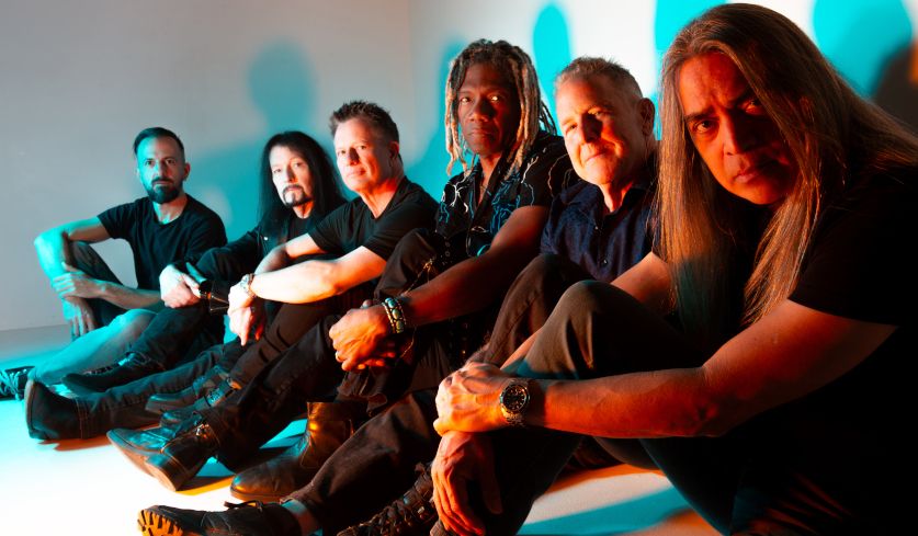 Bandfoto von A-Z aus dem Jahr 2025 von Stephanie Carbral (bereitgestellt von Metal Blade).