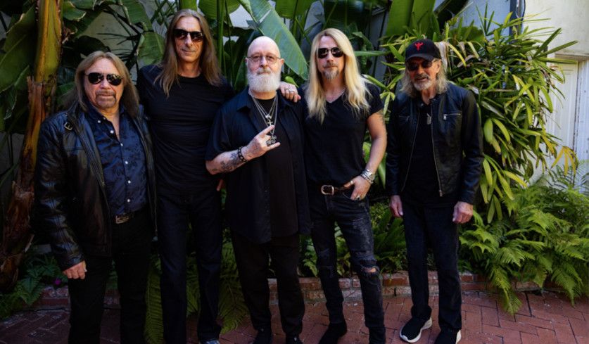 Bandfoto von Judas Priest von James Hodges aus dem Jahr 2023.