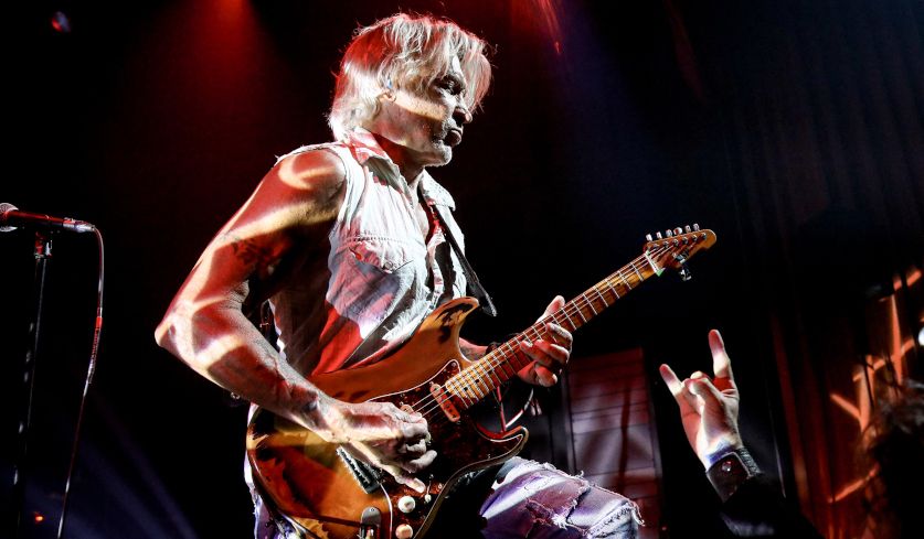 Livefoto von George Lynch aus dem Jahr 2025 von Misti Layne (bereitgestellt von Frontiers Records).