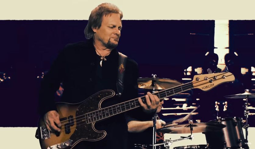 Screenshot von Michael Anthony aus dem Sammy Hagar And The Circle-Video "Crazy Times".