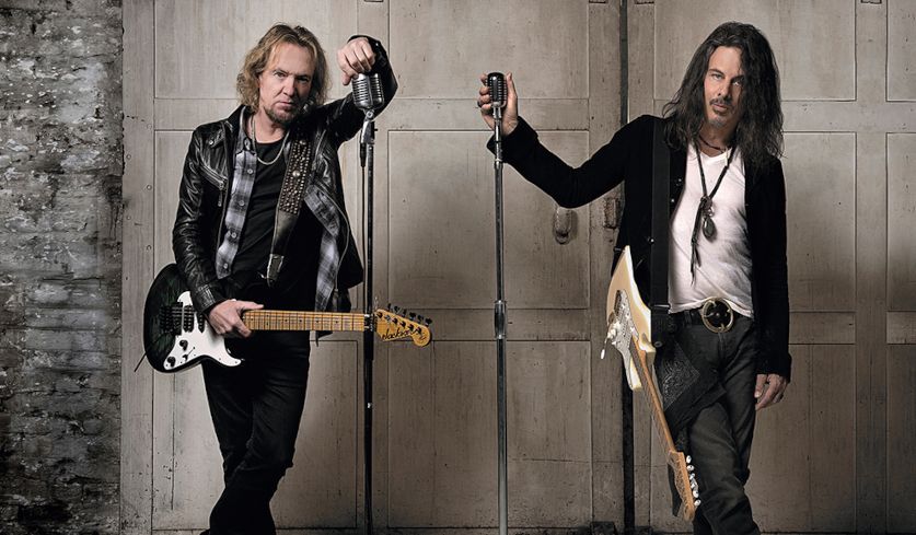 Foto von Adrian Smith und Richie Kotzen.