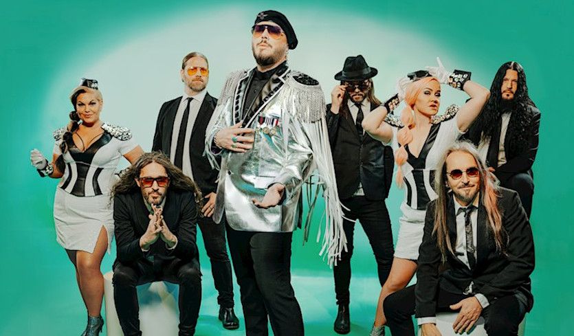 Bandfoto des Night Flight Orchestra aus dem Jahr 2024 von Linda Florin (bereitgestellt von Napalm Records).