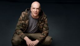 Foto von Devin Townsend aus dem Jahr 2026 von Tom Hawkins (bereitgestellt von Oktober/InsideOut)